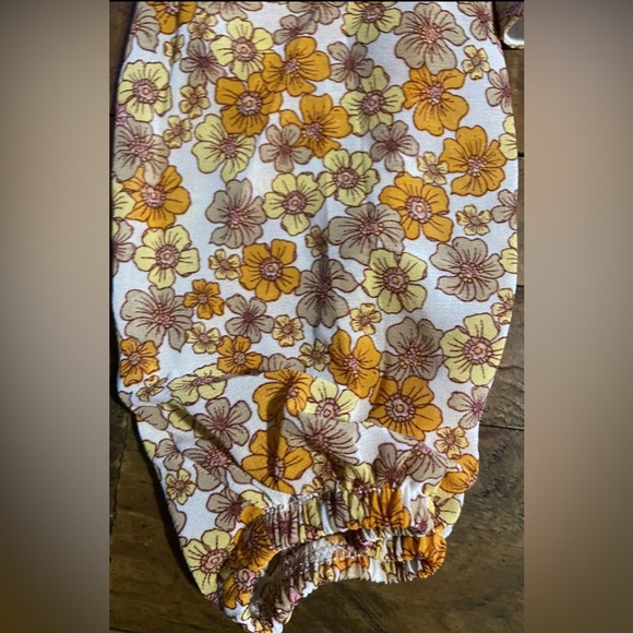 NWT SELF ESTEEM BOHO TWIST FRONT FLORAL HALTER TOP - Picture 3 of 8